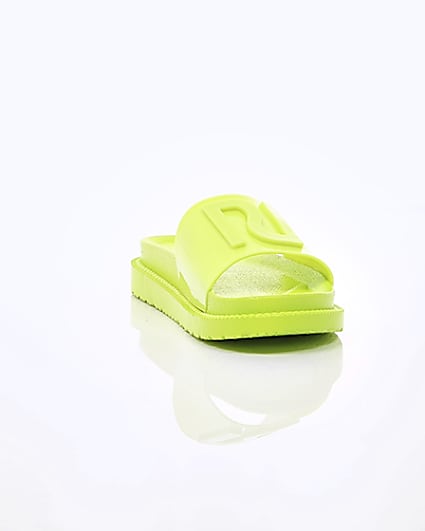 360 degree animation of product Neon green RI jelly sliders frame-5