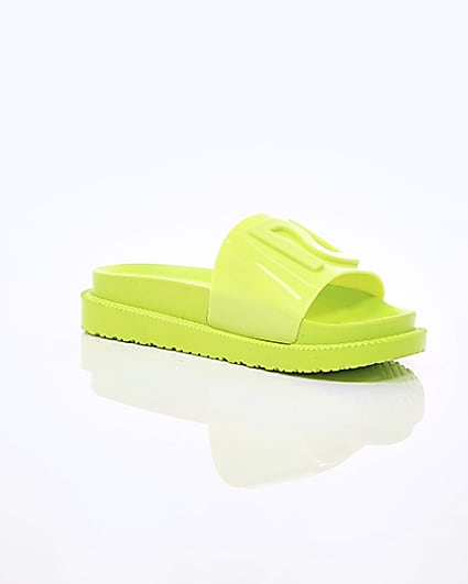 360 degree animation of product Neon green RI jelly sliders frame-7
