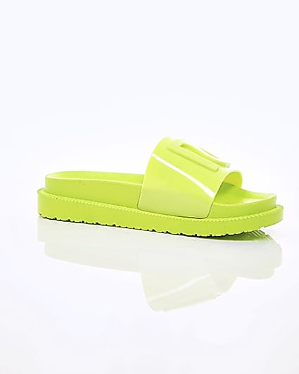 360 degree animation of product Neon green RI jelly sliders frame-8