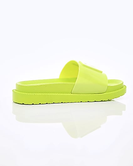 360 degree animation of product Neon green RI jelly sliders frame-11