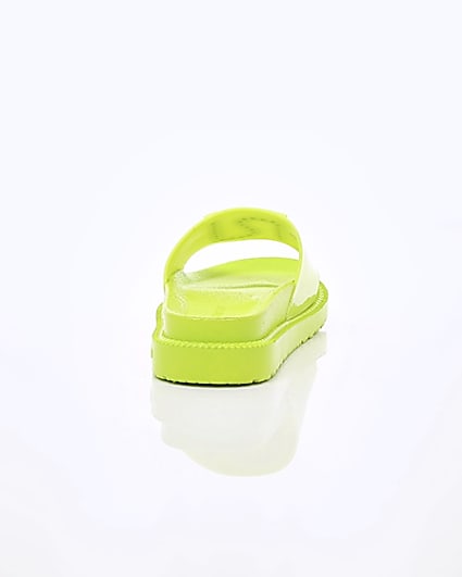 360 degree animation of product Neon green RI jelly sliders frame-15