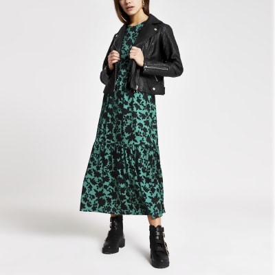 Petite black faux leather quilted jacket