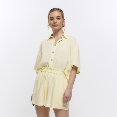 Petite yellow shorts with linen
