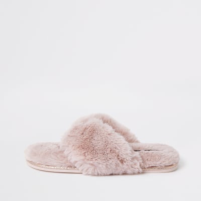 pink fur flip flops