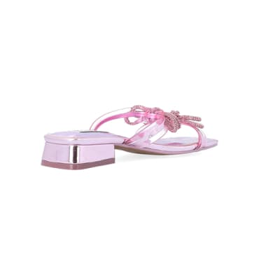 360 degree animation of product Pink embellished bow slides frame-12