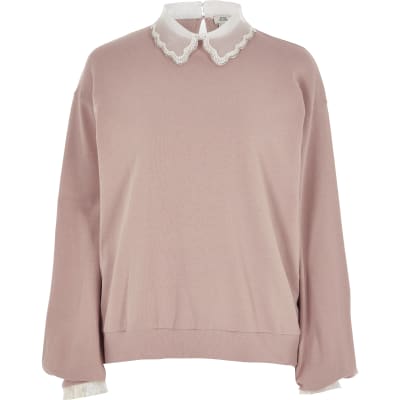 sweatshirt with a collar