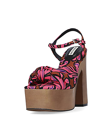 360 degree animation of product Pink floral wooden platform heeled sandals frame-23