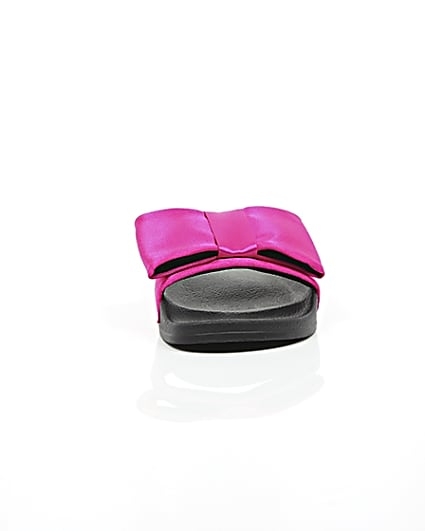 360 degree animation of product Pink satin bow sliders frame-4