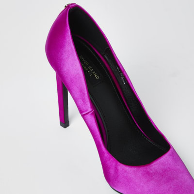 Pink wide fit high heeled court shoes