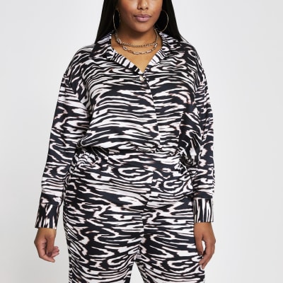 Plus black long sleeve animal print shirt