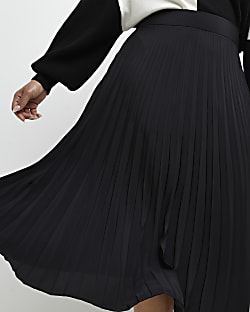Plus black pleated midi skirt