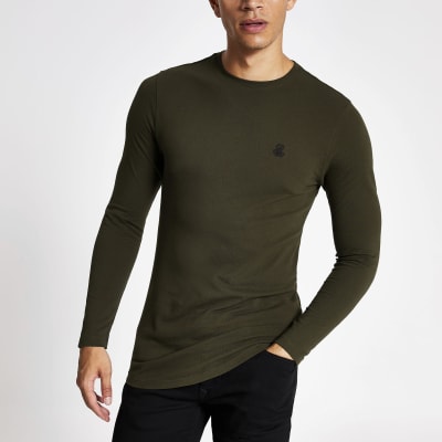 dark green t shirt outfit