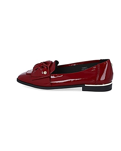 360 degree animation of product Red faux leather bow loafers frame-4