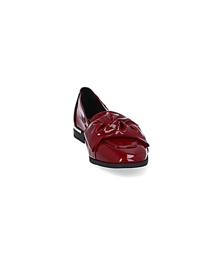 360 degree animation of product Red faux leather bow loafers frame-20