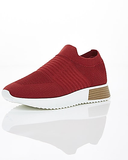 360 degree animation of product Red knitted runner trainers frame-0