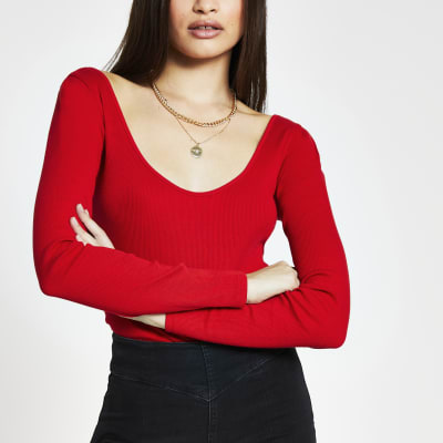 red scoop neck t shirt