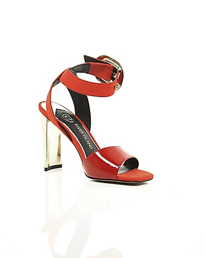 360 degree animation of product Red oversized gold tone buckle sandal frame-7