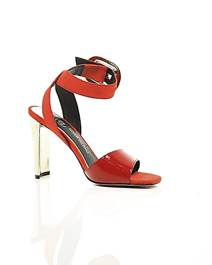 360 degree animation of product Red oversized gold tone buckle sandal frame-8
