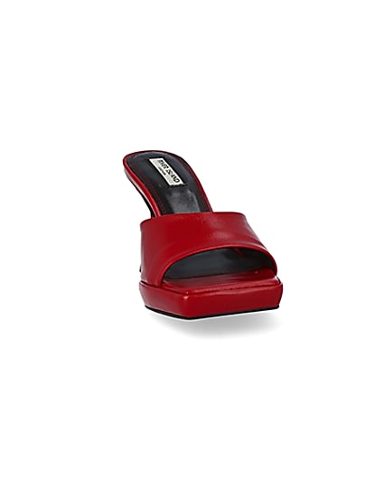 360 degree animation of product Red platform heeled mules frame-20