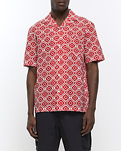 Red regular fit geometric textured shirt
