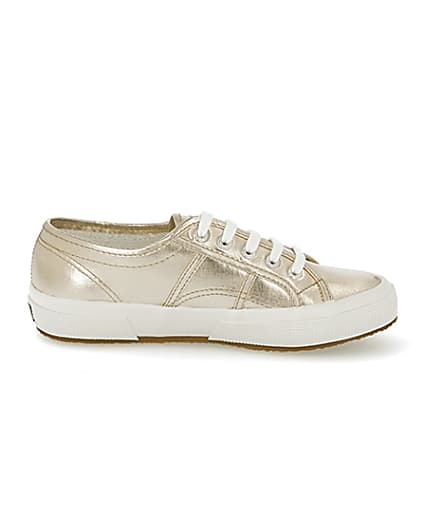 360 degree animation of product Rose gold Superga classic runner trainers frame-15