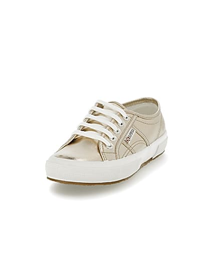 360 degree animation of product Rose gold Superga classic runner trainers frame-23