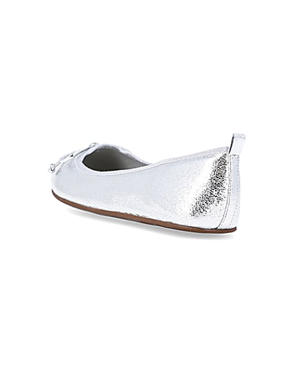 360 degree animation of product Silver bow ballet pumps frame-7