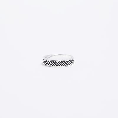 Silver colour engraved band ring