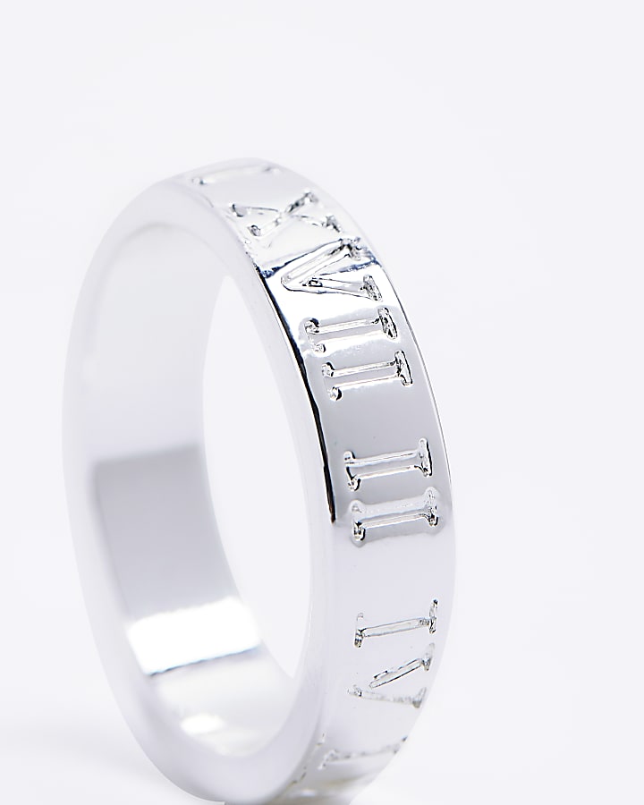 Silver colour engraved ring