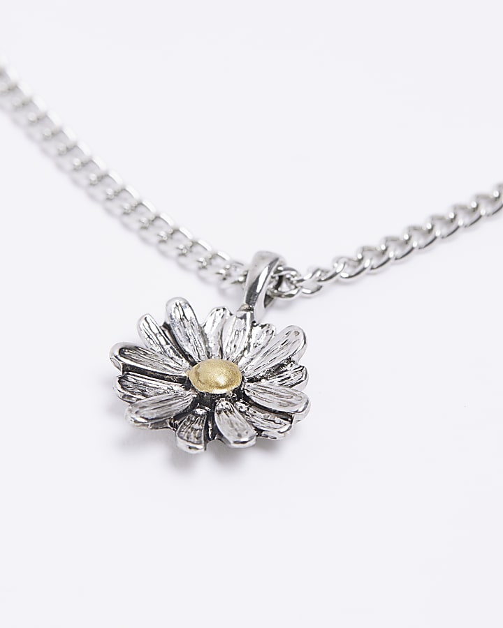 Silver colour flower necklace