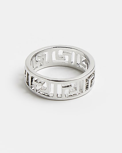 Silver colour RI cutout band ring