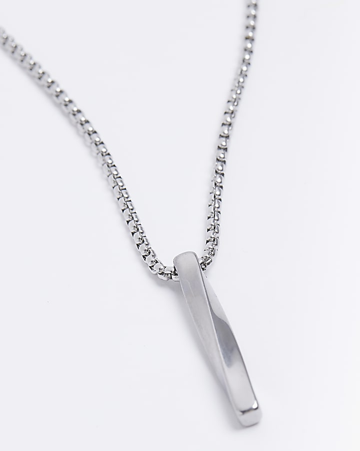 Silver colour twist bar necklace