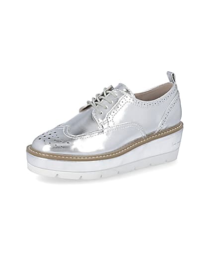 360 degree animation of product Silver lace-up flatform brogue shoes frame-1
