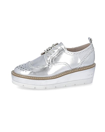 360 degree animation of product Silver lace-up flatform brogue shoes frame-2