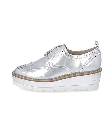 360 degree animation of product Silver lace-up flatform brogue shoes frame-3