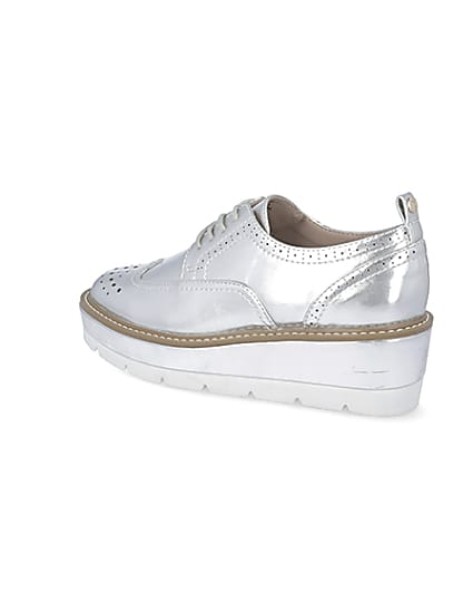 360 degree animation of product Silver lace-up flatform brogue shoes frame-5