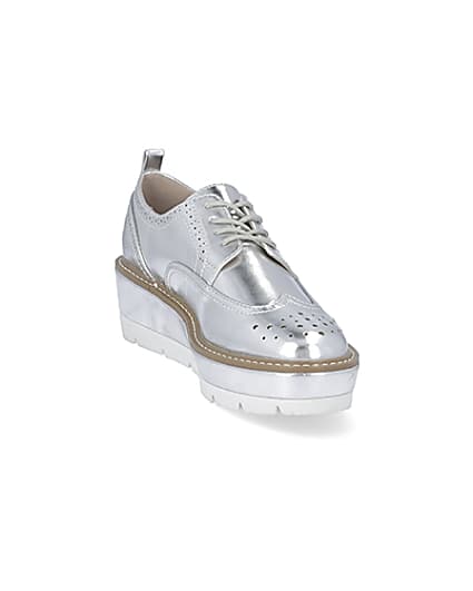 360 degree animation of product Silver lace-up flatform brogue shoes frame-19