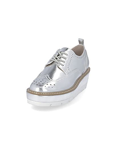 360 degree animation of product Silver lace-up flatform brogue shoes frame-23
