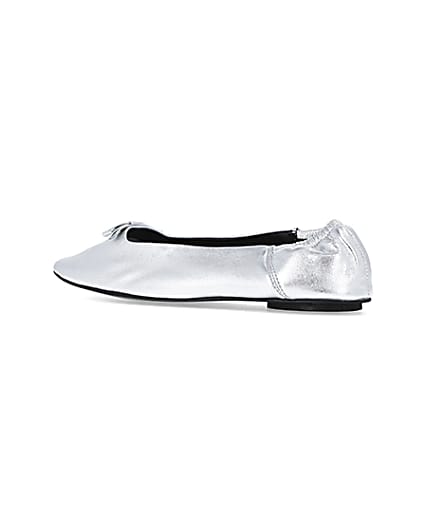 360 degree animation of product Silver metallic ballerina pumps frame-5