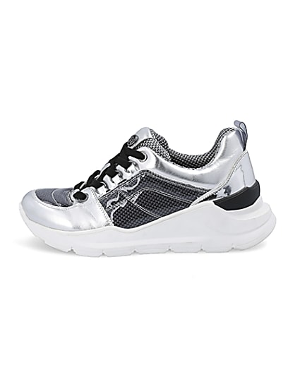 360 degree animation of product Silver metallic lace up runner trainers frame-3