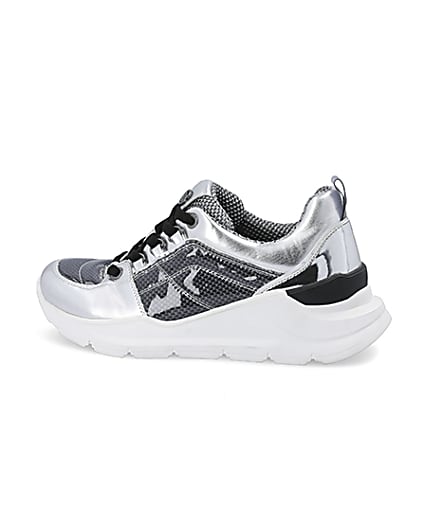 360 degree animation of product Silver metallic lace up runner trainers frame-4