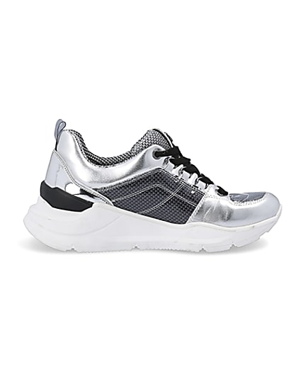 360 degree animation of product Silver metallic lace up runner trainers frame-15
