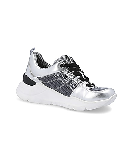 360 degree animation of product Silver metallic lace up runner trainers frame-17