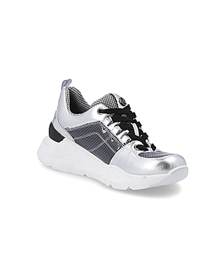 360 degree animation of product Silver metallic lace up runner trainers frame-18