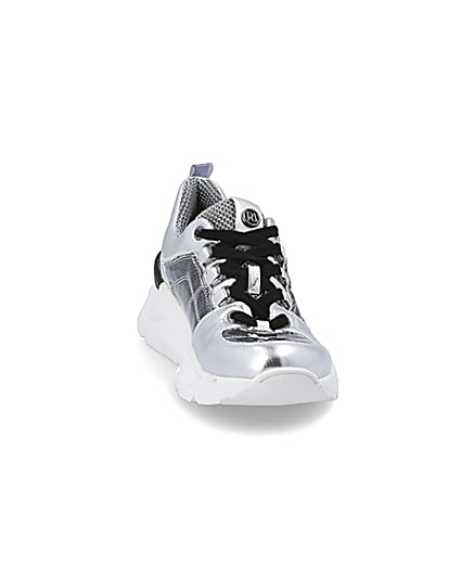 360 degree animation of product Silver metallic lace up runner trainers frame-20