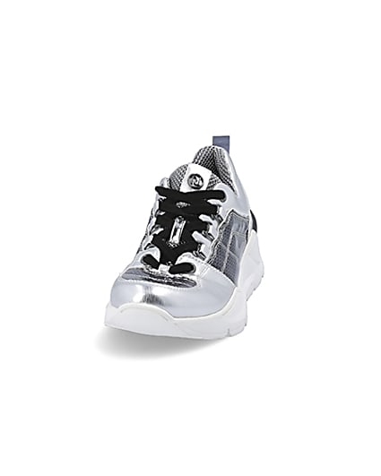 360 degree animation of product Silver metallic lace up runner trainers frame-22