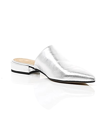 360 degree animation of product Silver metallic leather slip on mules frame-7
