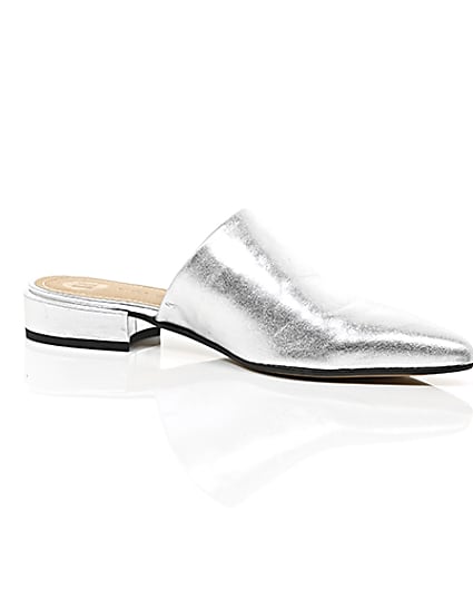 360 degree animation of product Silver metallic leather slip on mules frame-8