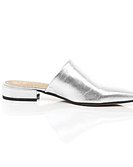 360 degree animation of product Silver metallic leather slip on mules frame-9