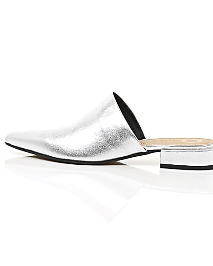 360 degree animation of product Silver metallic leather slip on mules frame-21